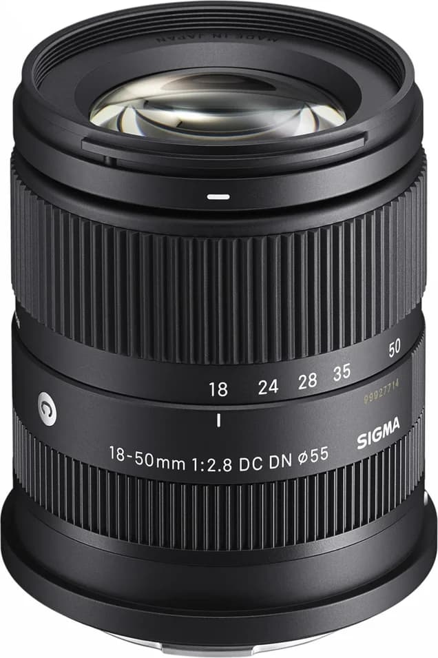 18-50mm F2.8 DC DN Contemporary shown to scale